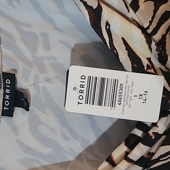 NWT Torrid Top 1x - Picture 5 of 5